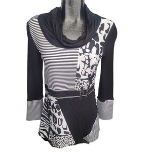 Vin Rouge Y2K Black and White Patterned Slouchy Neck Long Sleeve Top S